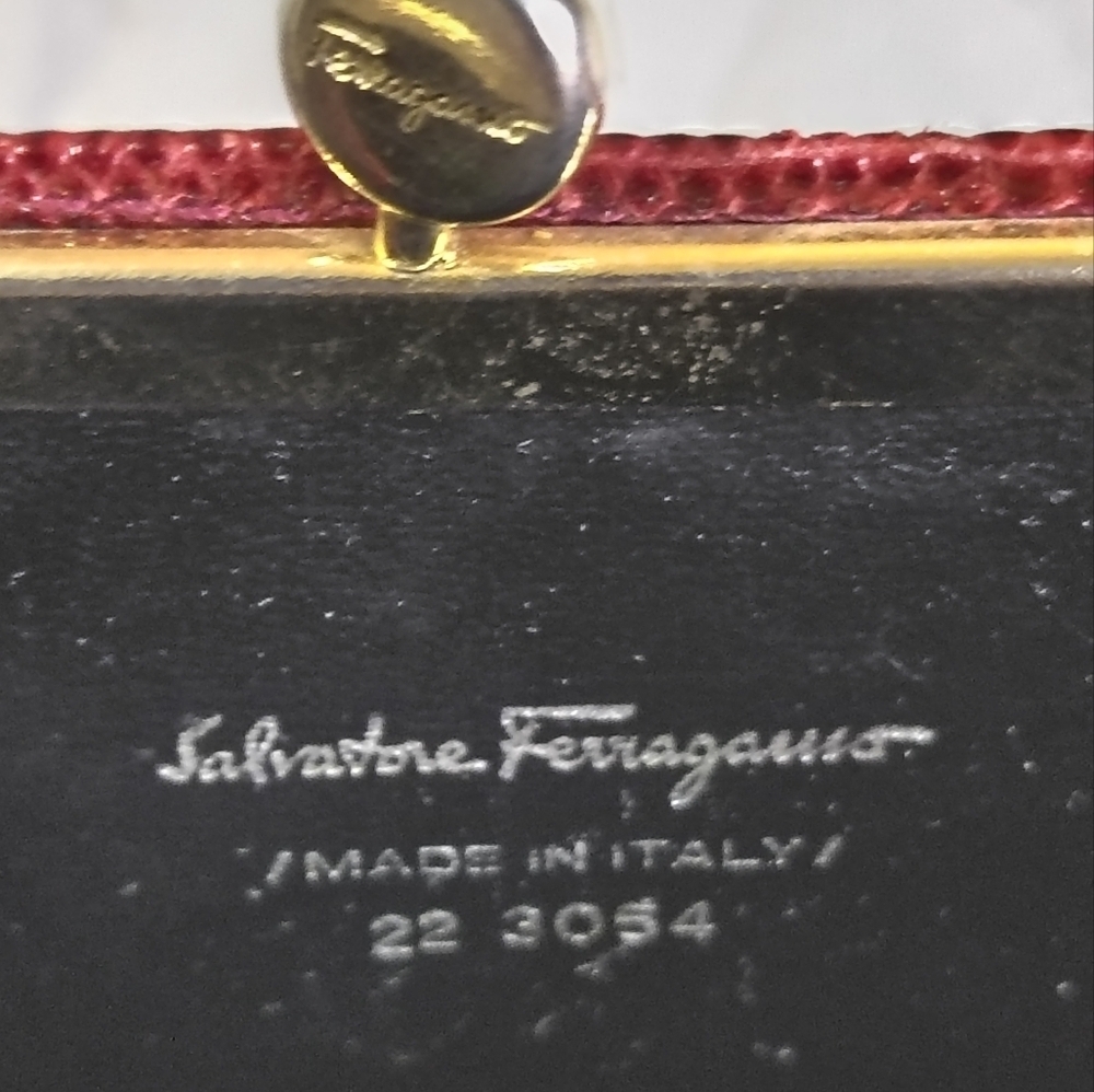 Salvatore Ferragamo Vara Bow Bag - Picture 6 of 9